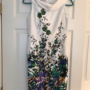 Sleeveless knee-length summer dress